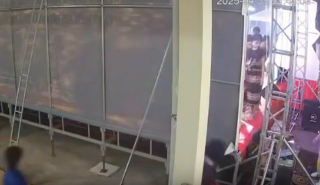 Girl get electrocuted during a school performance