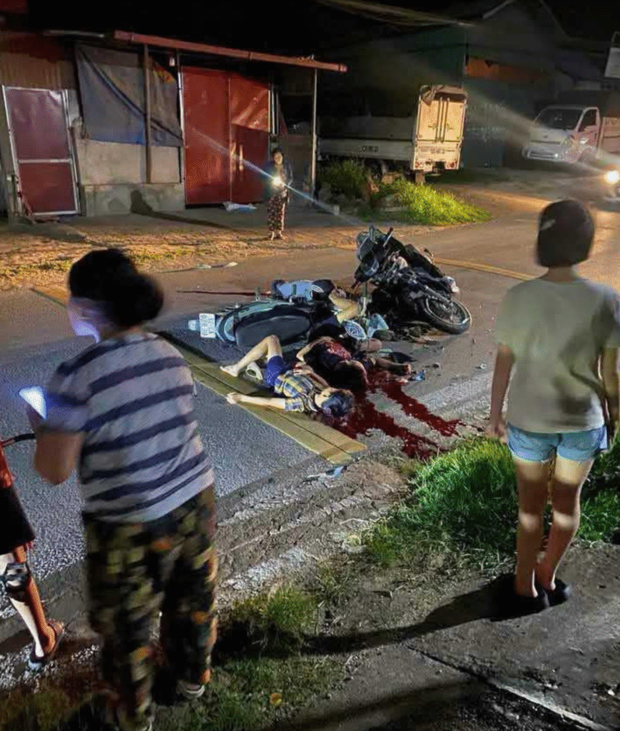 2 dead in head-on collision between 2 motorbikes 5