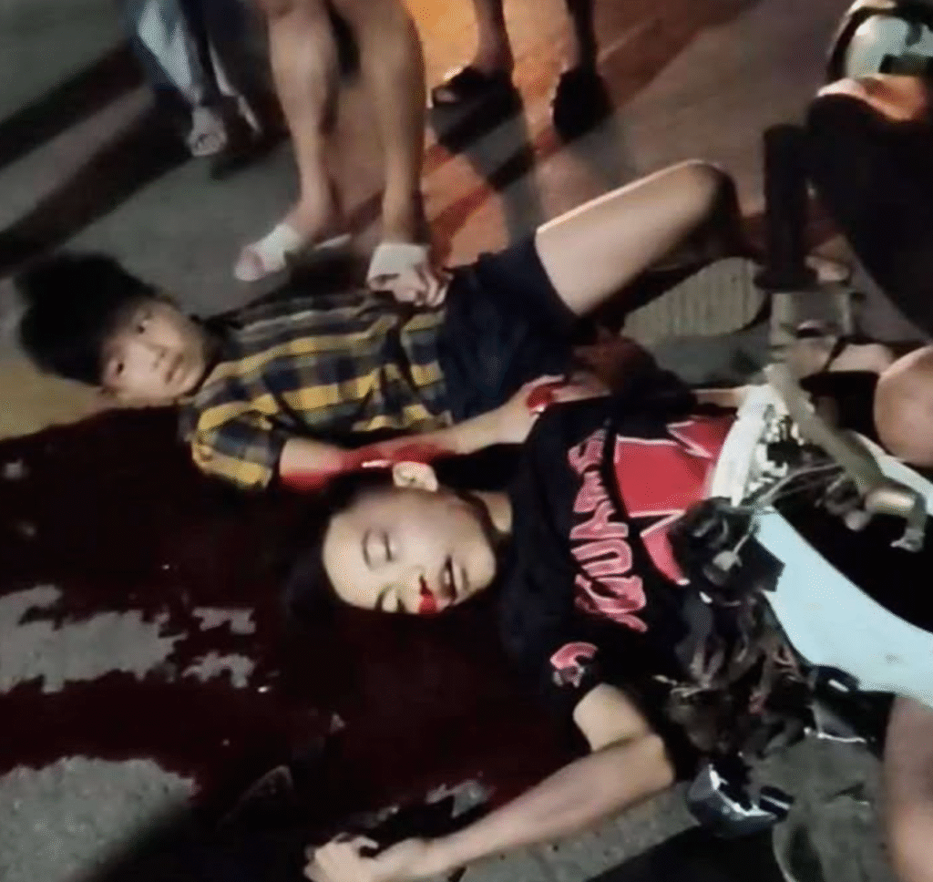 2 dead in head-on collision between 2 motorbikes 4