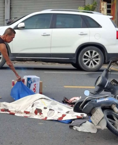 Motorbike refuses to stop to let truck back up: 1 dead - 3