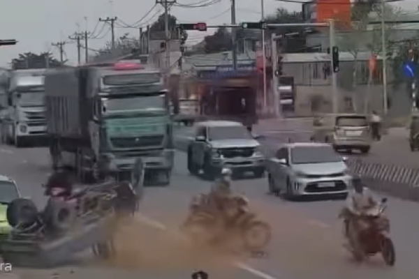 Loss of drive sends him directly under the wheels of a truck
