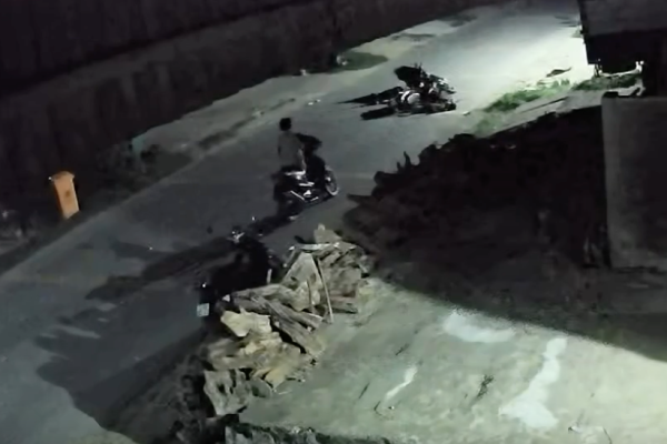 2 dead in head-on collision between 2 motorbikes