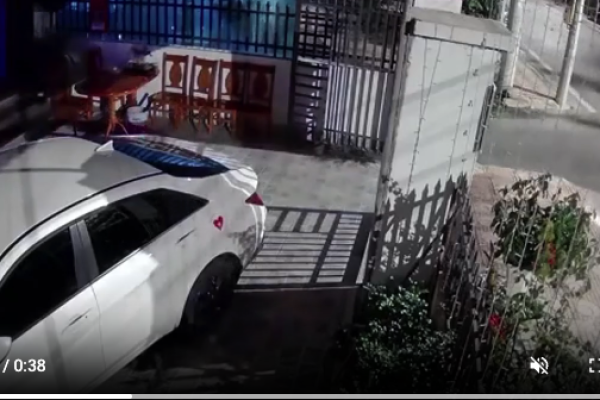 A motorbike hits a child playing on the side of the road: the child did not survive