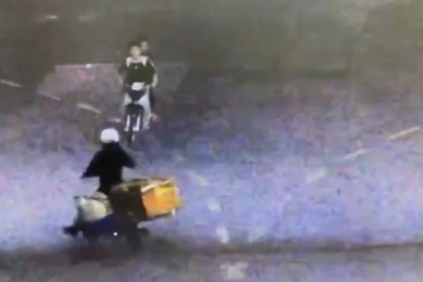 Collision between two motorbikes: death of street vendor