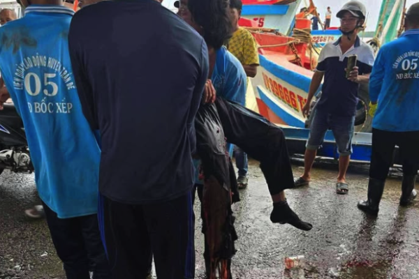 Man dies after getting his leg stuck in ice breaker