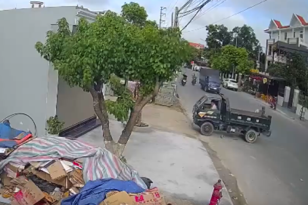 2 young people spend their last seconds in the trash